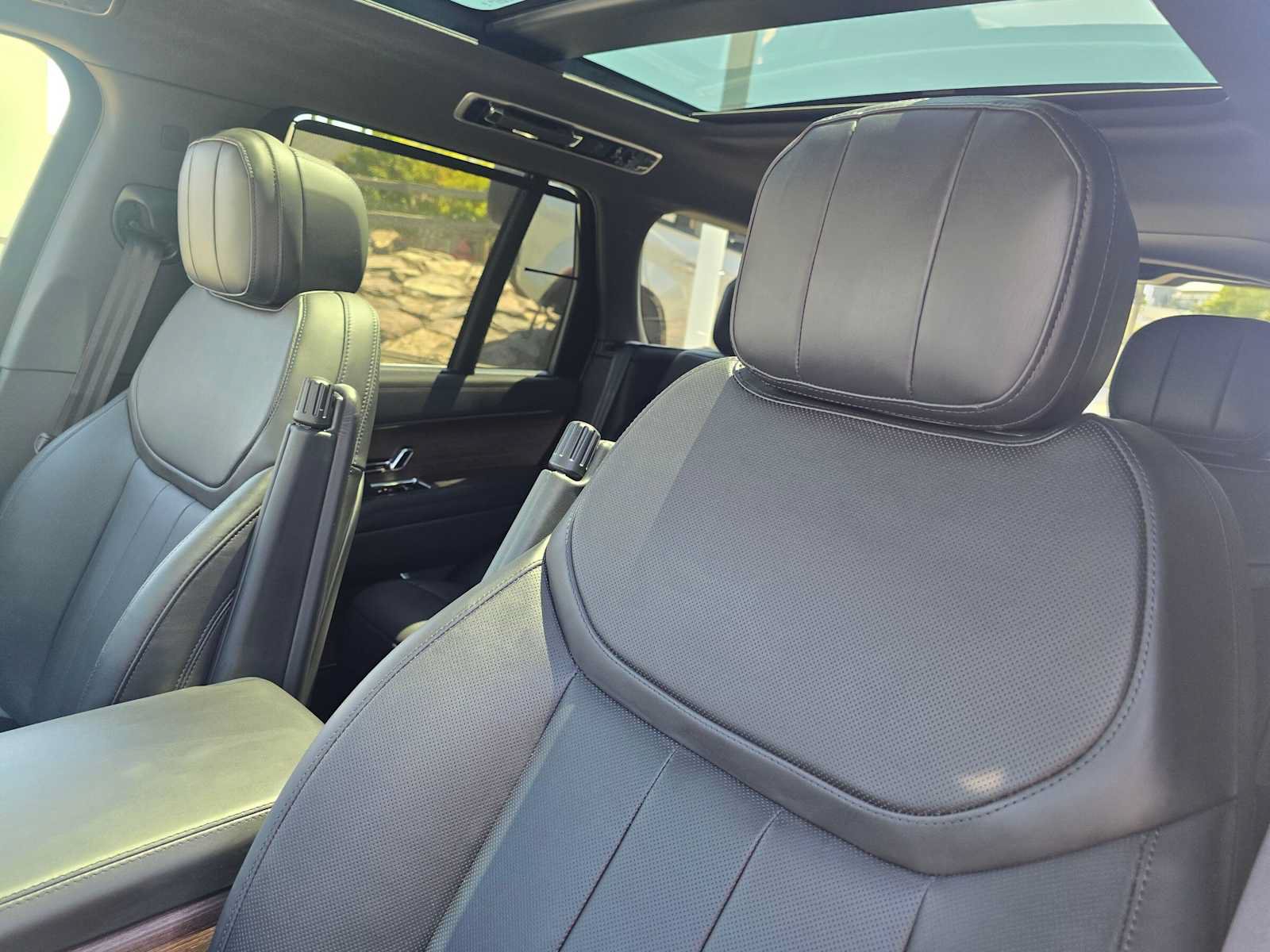 New 2026 Land Rover Range Rover SE AWD/4WD image 24