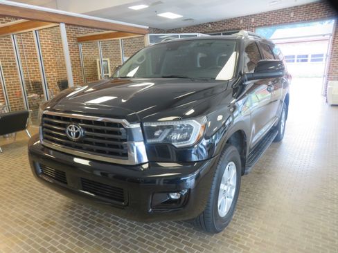 Used 2019 Toyota Sequoia SR5 AWD/4WD image 80