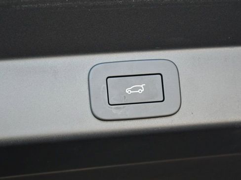 Used 2024 Land Rover Range Rover Sport Dynamic SE image 17