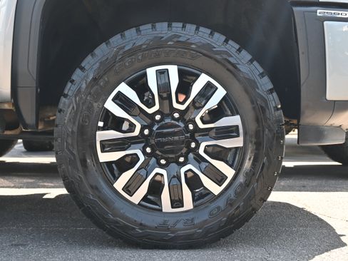 Used 2025 GMC Sierra 2500 Denali Ultimate w/ Max Trailering Package image 24