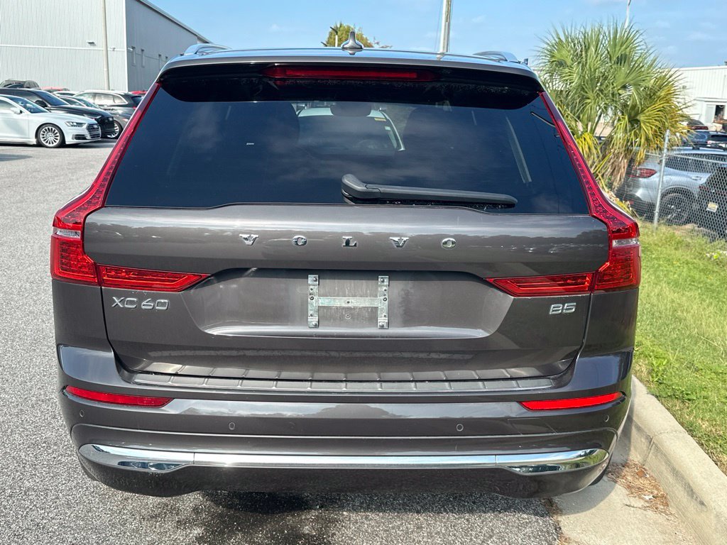 Used 2023 Volvo XC60 B5 Plus w/ Protection Package Premier FWD image 3