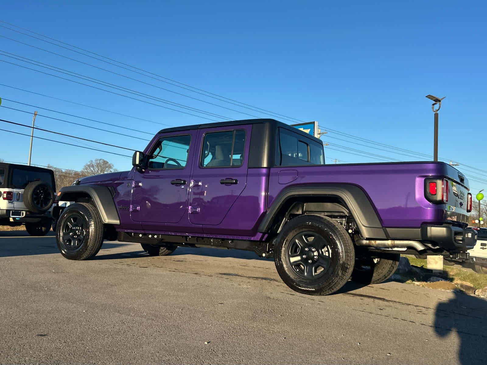 New 2026 Jeep Gladiator Sport AWD/4WD image 7