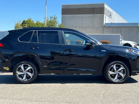 Used 2021 Toyota RAV4 SE AWD/4WD image 6