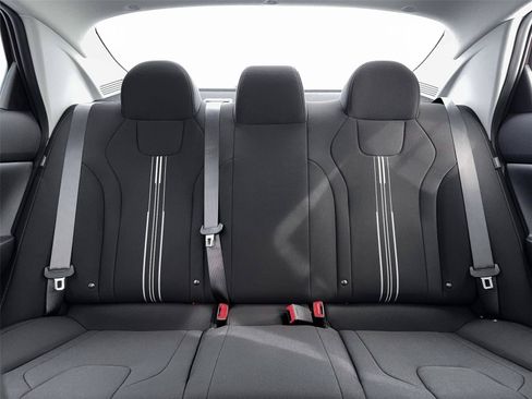 New 2026 Hyundai Elantra Hybrid FWD image 16