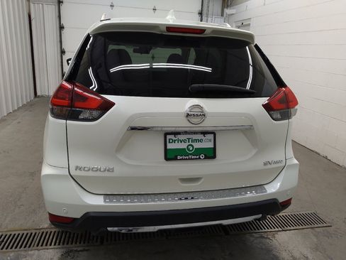 Used 2019 Nissan Rogue SV w/ Premium Package AWD/4WD image 6