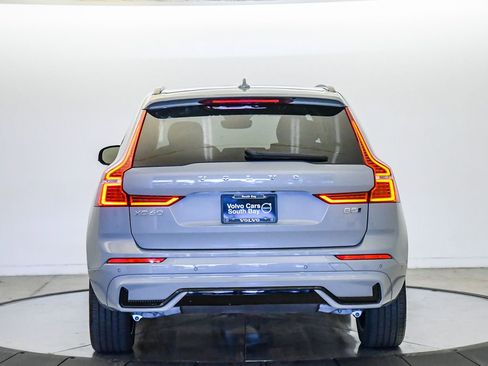 Certified 2025 Volvo XC60 B5 Plus AWD/4WD image 3