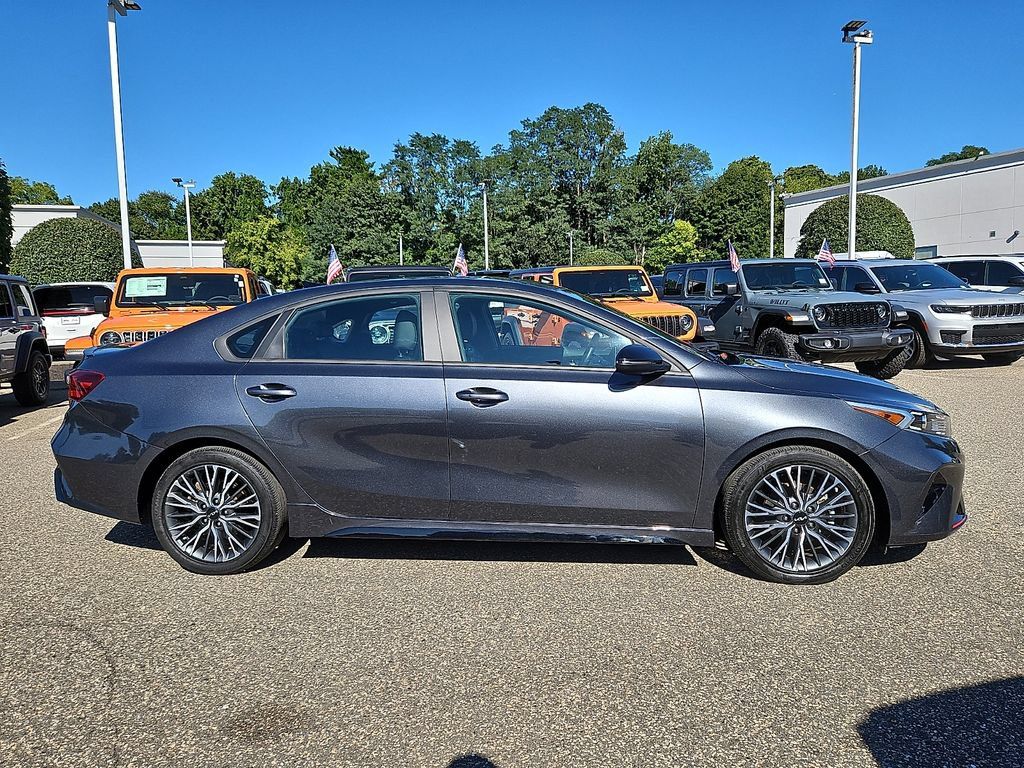 Used 2024 Kia Forte GT-Line w/ GT-Line Premium Package FWD image 8