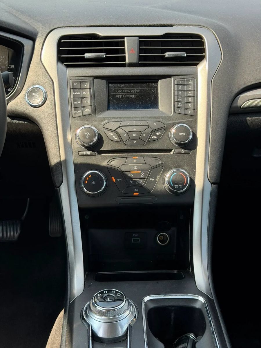 Used 2018 Ford Fusion S FWD image 14