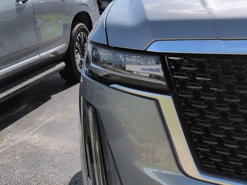 Used 2023 Cadillac Escalade Premium Luxury w/ LPO, Radiant Package RWD image 9