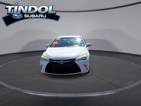 Used 2015 Toyota Camry SE FWD image 3