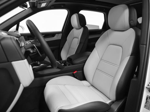 Certified 2026 Porsche Cayenne AWD/4WD image 45