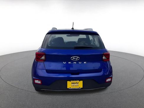 Used 2025 Hyundai Venue SEL FWD image 12