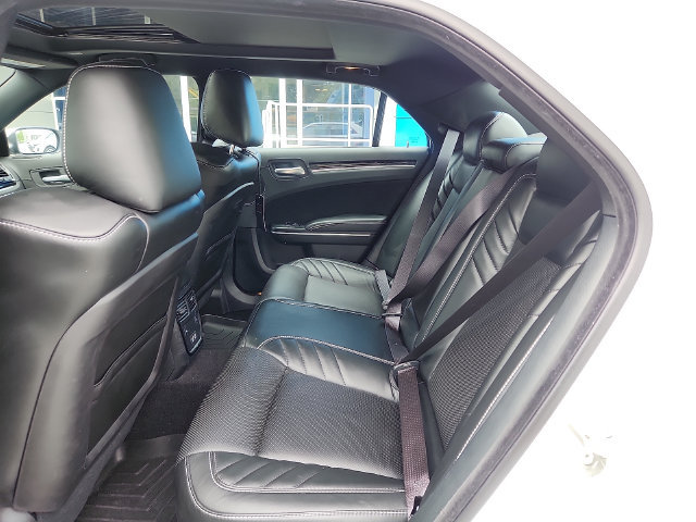 Used 2023 Chrysler 300 C RWD image 10