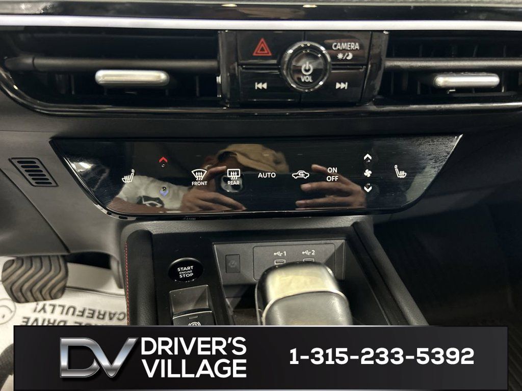 Used 2025 Nissan Kicks SR w/ SR Premium Package AWD/4WD image 16