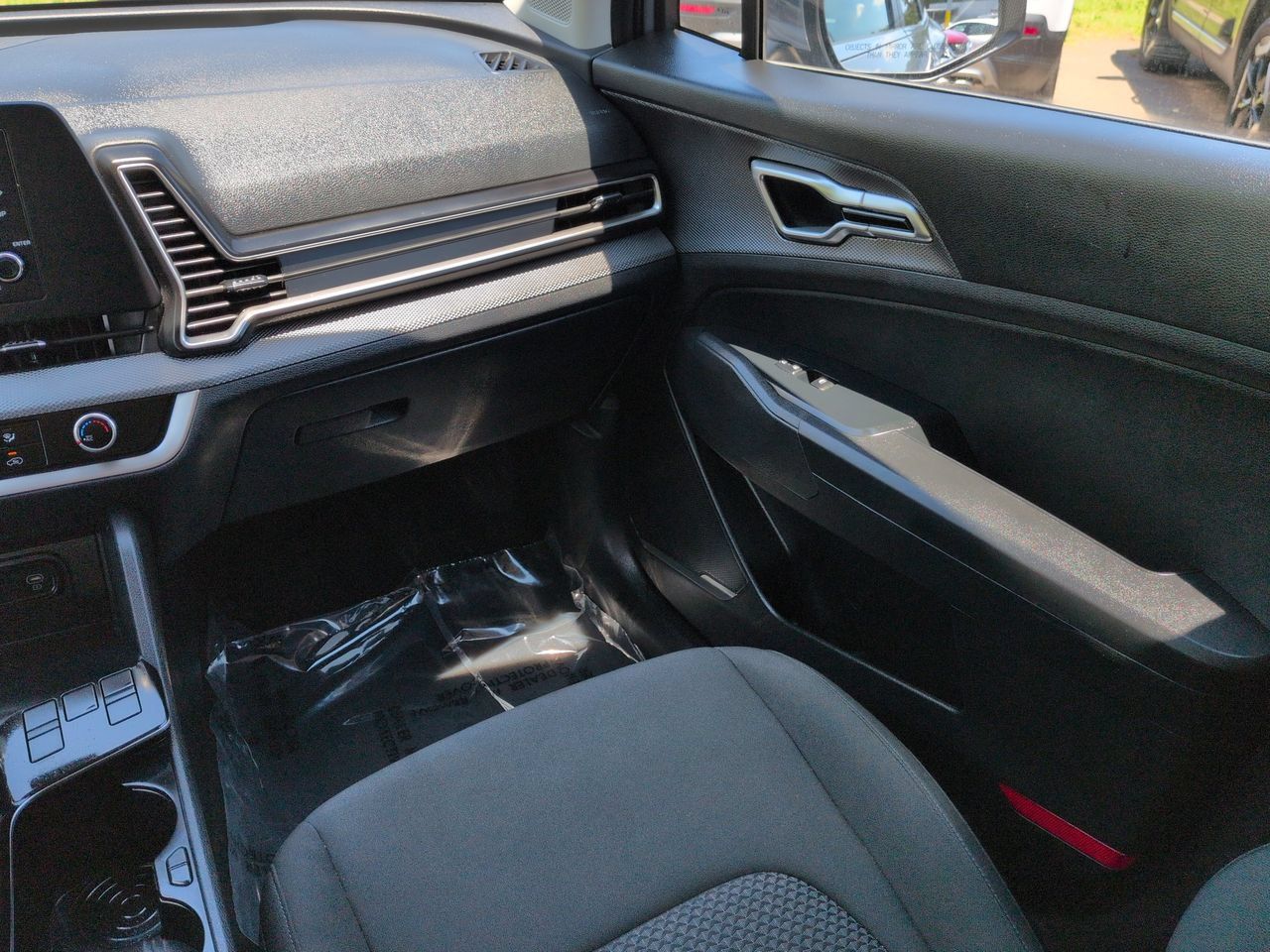 Certified 2025 Kia Sportage LX FWD image 17
