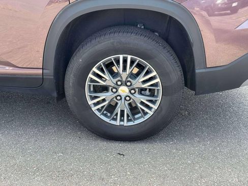 Used 2024 Chevrolet Traverse LT AWD/4WD image 11
