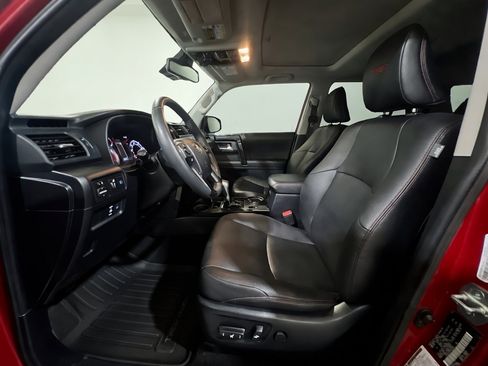 Used 2022 Toyota 4Runner TRD Off-Road Premium w/ Moonroof Package AWD/4WD image 15