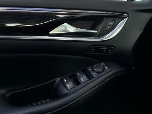 Used 2019 Buick Enclave Avenir w/ Avenir Technology Package image 24