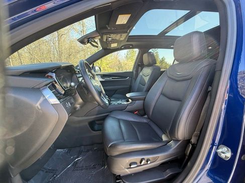 Certified 2025 Cadillac XT6 Premium Luxury image 8