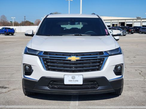 Certified 2023 Chevrolet Traverse LT w/ Rear Camera Mirror Package image 2