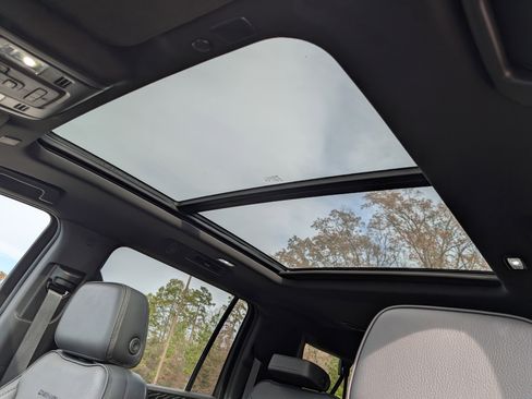 Used 2023 GMC Yukon XL Denali image 15