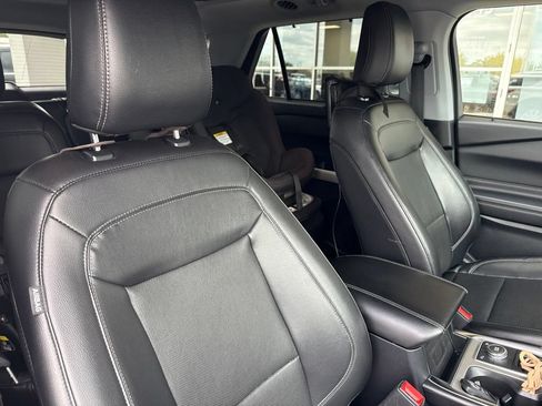 Used 2021 Ford Explorer Limited w/ Hybrid Equipment Group 310A AWD/4WD image 17