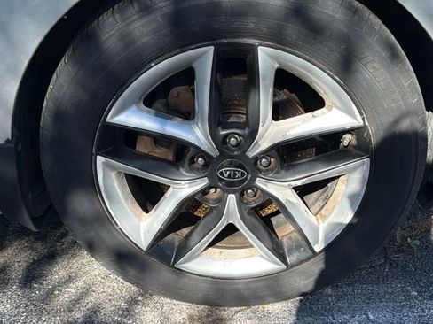 Used 2010 Kia Forte Koup SX w/ Leather Pkg image 16