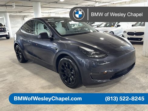 Used 2024 Tesla Model Y Long Range AWD/4WD image 1