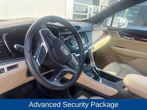Used 2017 Cadillac XT5 Luxury w/ Driver Awareness Package FWD image 15
