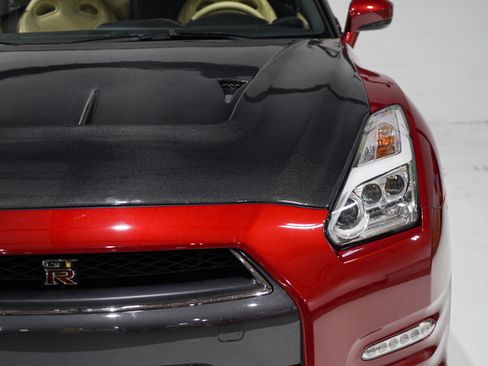 Used 2016 Nissan GT-R Premium AWD/4WD image 27