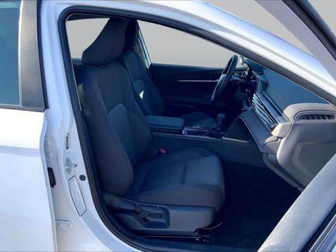 Used 2025 Toyota Camry LE FWD image 9
