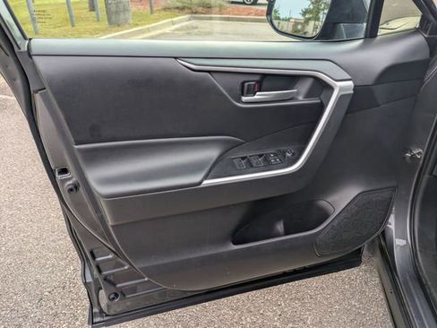 Used 2024 Toyota RAV4 XLE FWD image 11