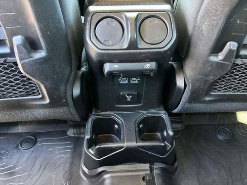 Used 2019 Jeep Wrangler Unlimited Rubicon w/ Steel Bumper Group image 12