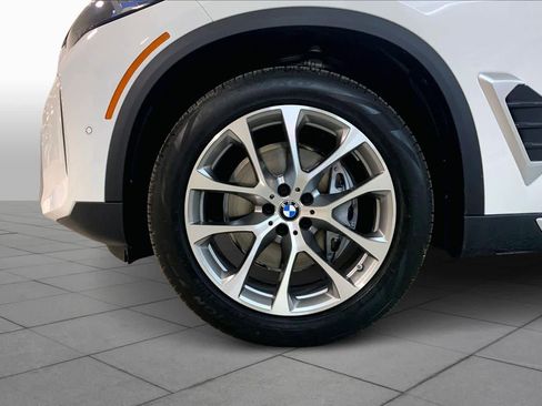 New 2026 BMW X5 xDrive40i w/ Climate Comfort Package image 11