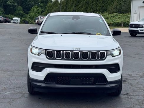 Used 2023 Jeep Compass Sport AWD/4WD image 6