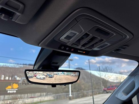 Used 2022 Chevrolet Silverado 2500 LTZ w/ LTZ Premium Package image 28