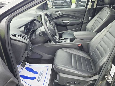 Used 2019 Ford Escape Titanium AWD/4WD image 10