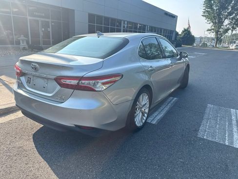 Used 2018 Toyota Camry XLE w/ Audio Package FWD image 4