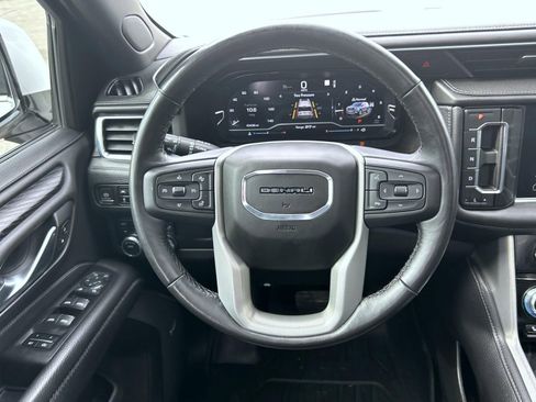 Used 2022 GMC Yukon Denali image 11