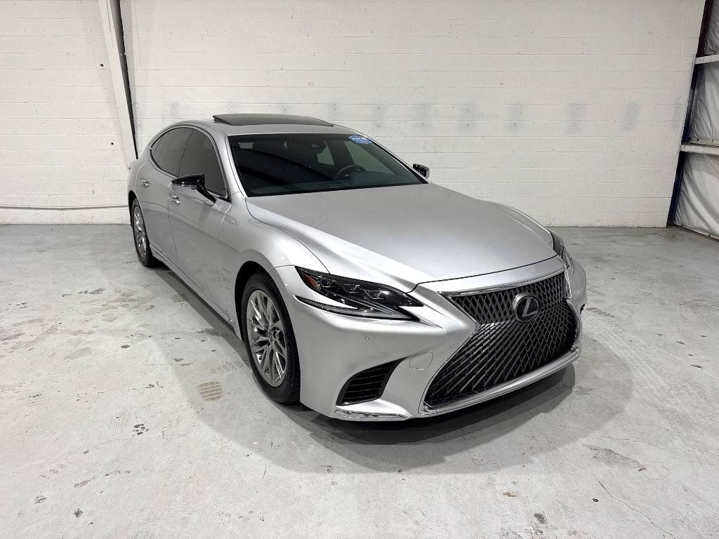 Used 2018 Lexus LS 500 w/ Accessory Package (Z1) RWD image 3