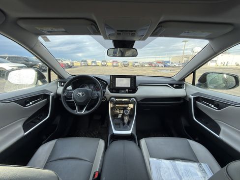 Used 2019 Toyota RAV4 XLE Premium image 13