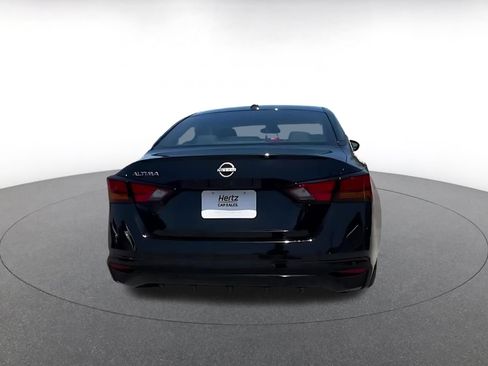 Used 2025 Nissan Altima 2.5 SV FWD image 12