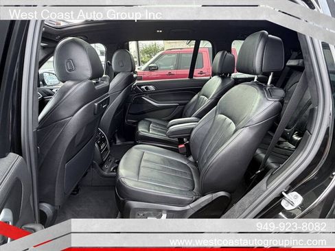 Used 2022 BMW X7 xDrive40i w/ M Sport Package AWD/4WD image 11