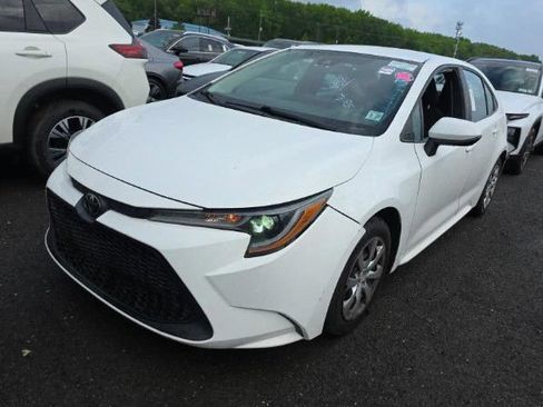 Used 2022 Toyota Corolla LE FWD image 1