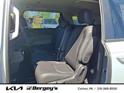 New 2026 Kia Carnival EX FWD image 8