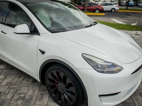 Used 2022 Tesla Model Y Performance AWD/4WD image 11