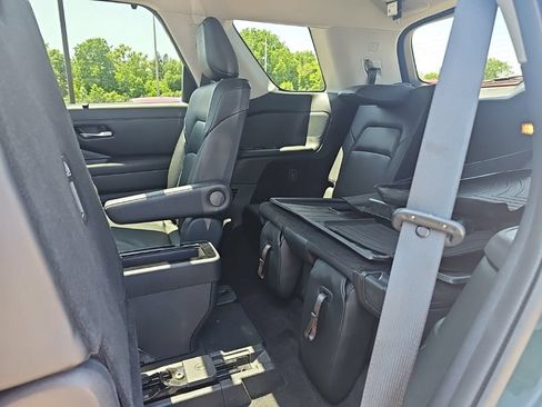 Used 2023 Nissan Pathfinder SL w/ SL Premium Package AWD/4WD image 37