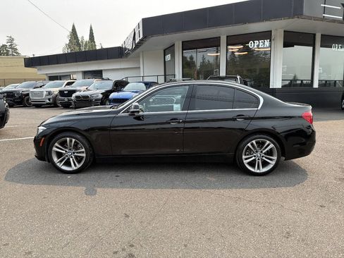 Used 2017 BMW 330i Sedan RWD image 2