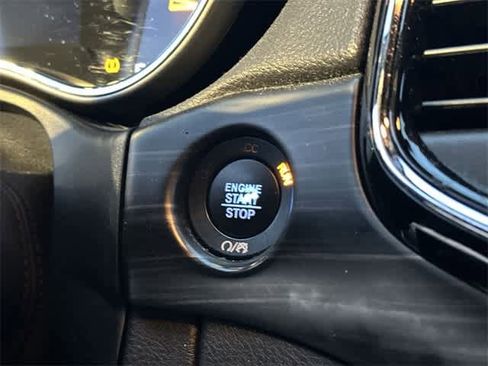 Used 2020 Jeep Grand Cherokee Altitude image 11