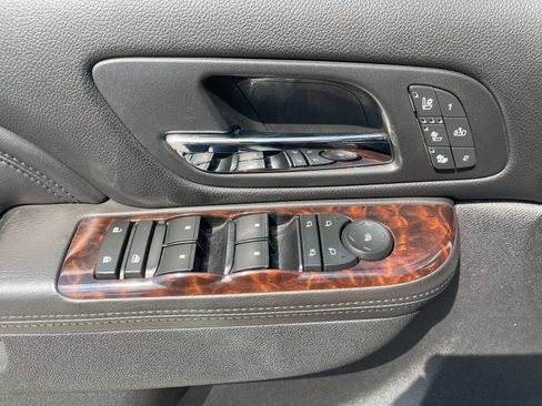 Used 2013 GMC Yukon XL Denali image 13